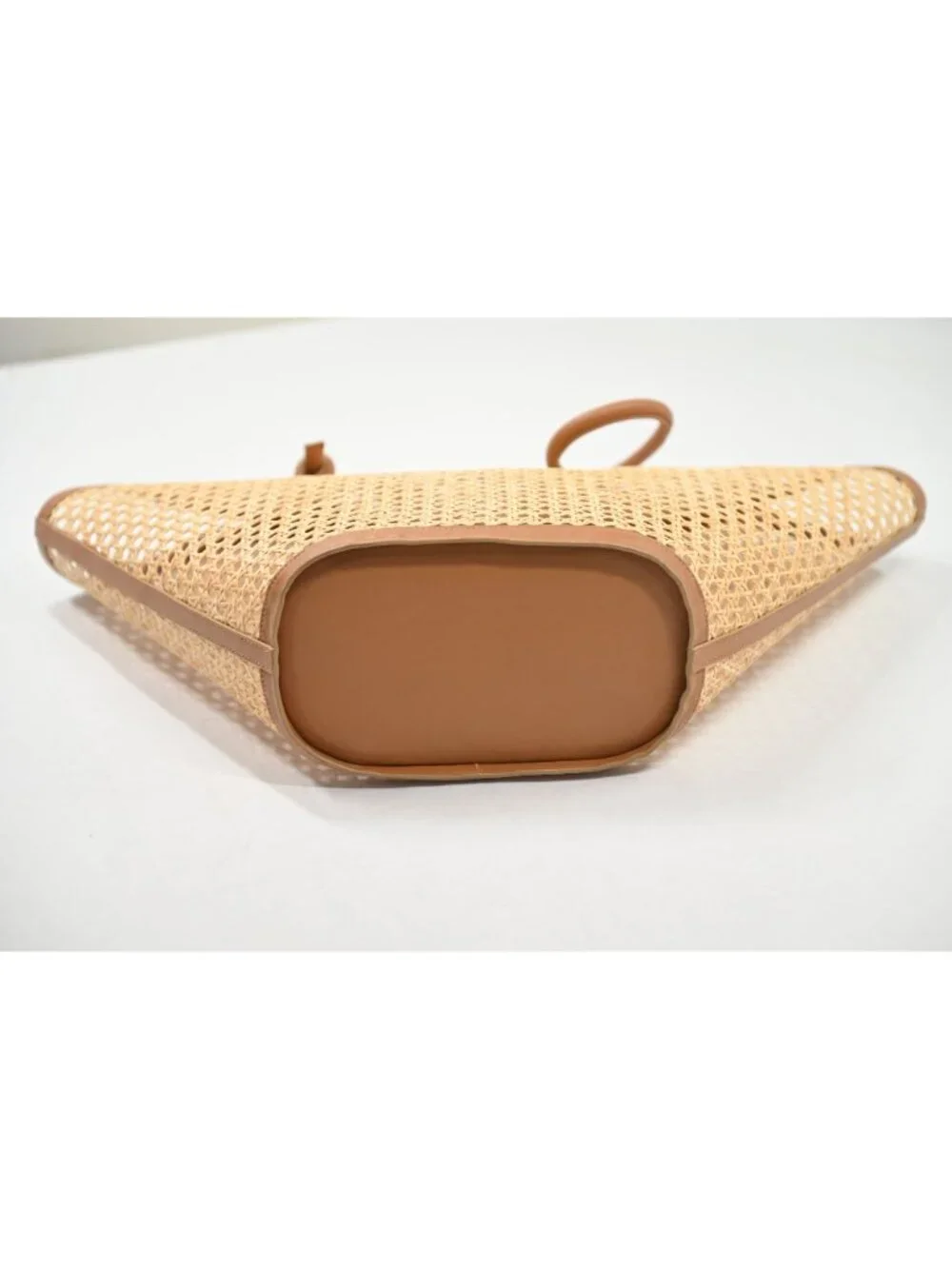 Folklore The Cella Bag in Camel